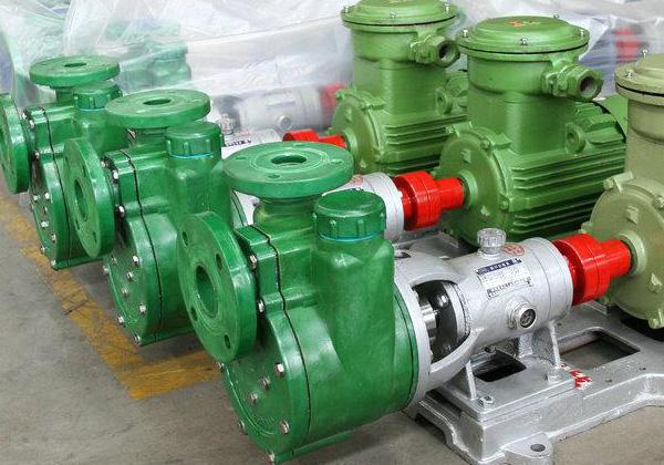 -塑料泵的相關(guān)知識，塑料泵在使用時(shí)要注意的事項(xiàng)